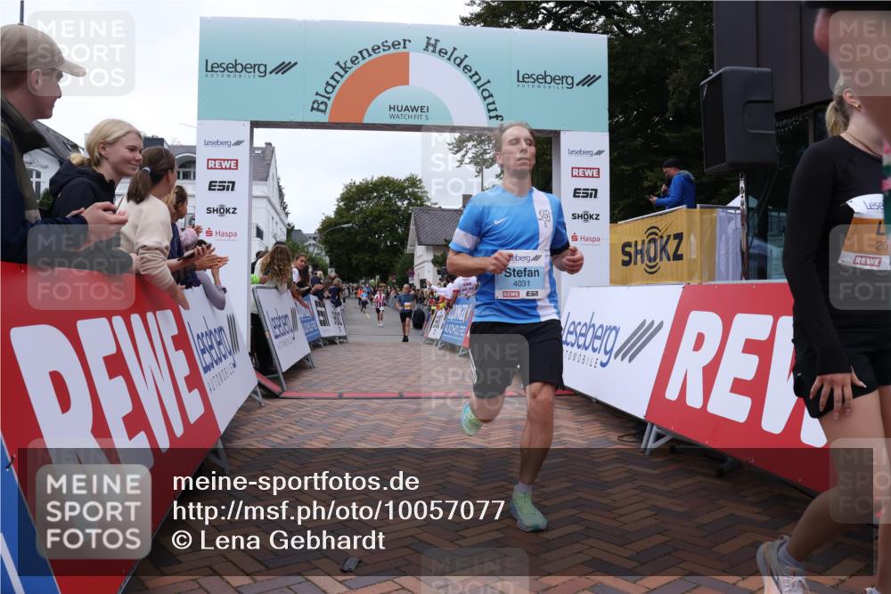 30.08.2026 - Blankeneser Heldenlauf Lena Gebhardt http://msf.ph/oto/10057077 30.08.2026 12:15:17 Ziel 2070, 2071, 2784, 4031, 4416 meine-sportfotos.de