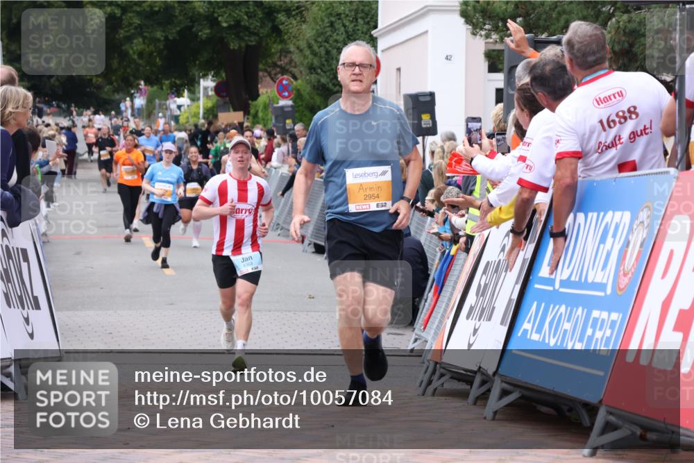 30.08.2026 - Blankeneser Heldenlauf Lena Gebhardt http://msf.ph/oto/10057084 30.08.2026 12:15:19 Ziel 2070, 2071, 2784, 2954, 4031, 4416 meine-sportfotos.de