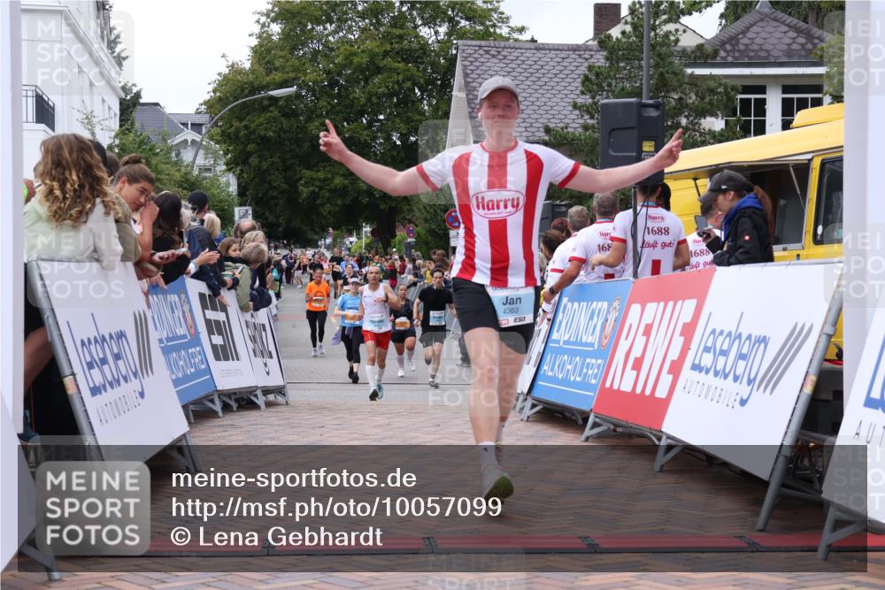 30.08.2026 - Blankeneser Heldenlauf Lena Gebhardt http://msf.ph/oto/10057099 30.08.2026 12:15:24 Ziel 2954, 4031, 4264, 4363 meine-sportfotos.de