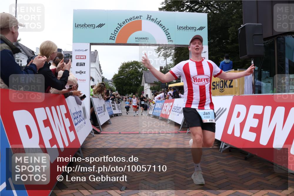30.08.2026 - Blankeneser Heldenlauf Lena Gebhardt http://msf.ph/oto/10057110 30.08.2026 12:15:26 Ziel 2954, 4264, 4352, 4363 meine-sportfotos.de