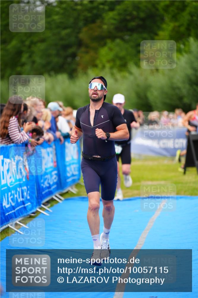 30.08.2026 - Elbe Triathlon Hamburg LAZAROV Photography http://msf.ph/oto/10057115 30.08.2026 11:16:26 Ziel 537, 623, 1000, 1120, 1140 meine-sportfotos.de
