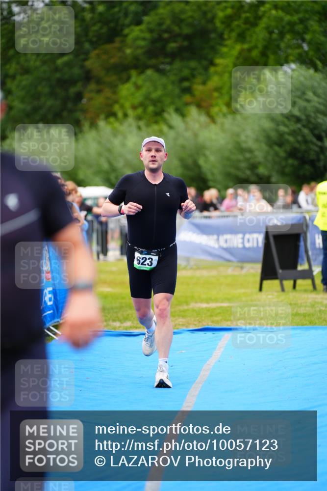 30.08.2026 - Elbe Triathlon Hamburg LAZAROV Photography http://msf.ph/oto/10057123 30.08.2026 11:16:27 Ziel 623, 1000, 1140 meine-sportfotos.de