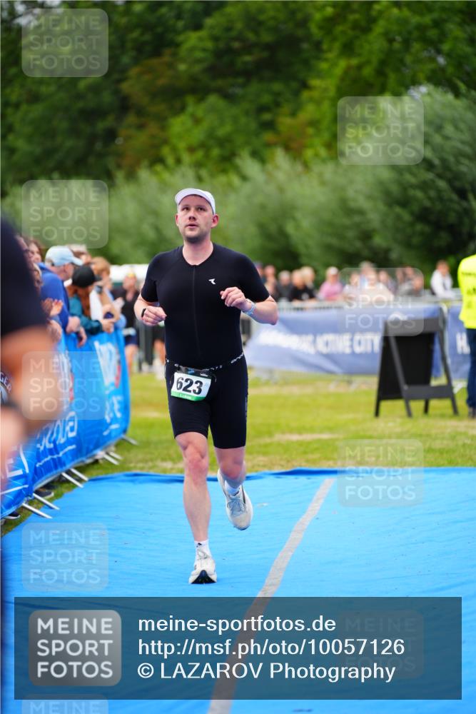30.08.2026 - Elbe Triathlon Hamburg LAZAROV Photography http://msf.ph/oto/10057126 30.08.2026 11:16:28 Ziel 623, 1000, 1140 meine-sportfotos.de