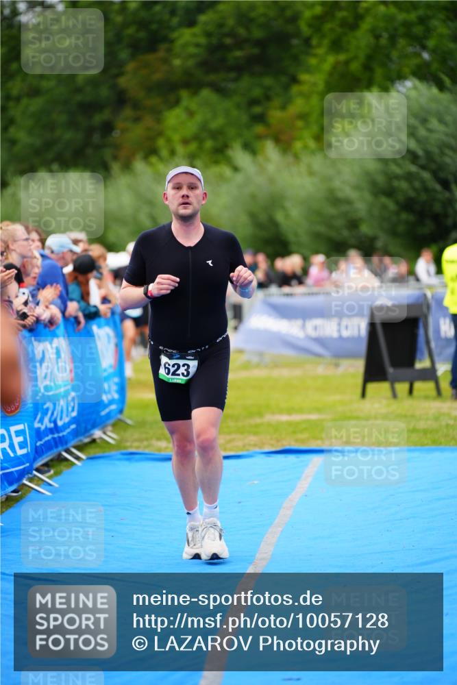 30.08.2026 - Elbe Triathlon Hamburg LAZAROV Photography http://msf.ph/oto/10057128 30.08.2026 11:16:28 Ziel 623, 1000, 1140 meine-sportfotos.de