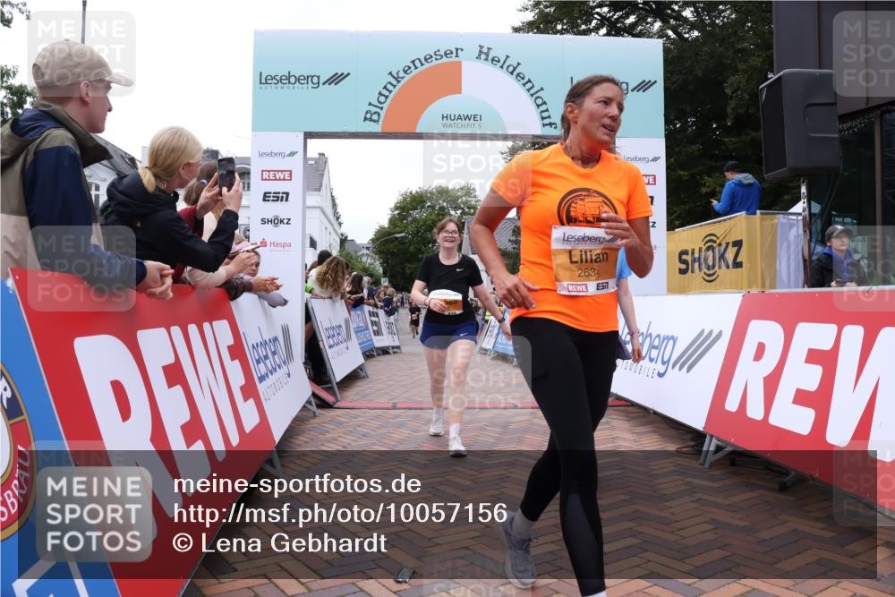 30.08.2026 - Blankeneser Heldenlauf Lena Gebhardt http://msf.ph/oto/10057156 30.08.2026 12:15:36 Ziel 2629, 2634, 2809, 2906, 4264, 4352 meine-sportfotos.de