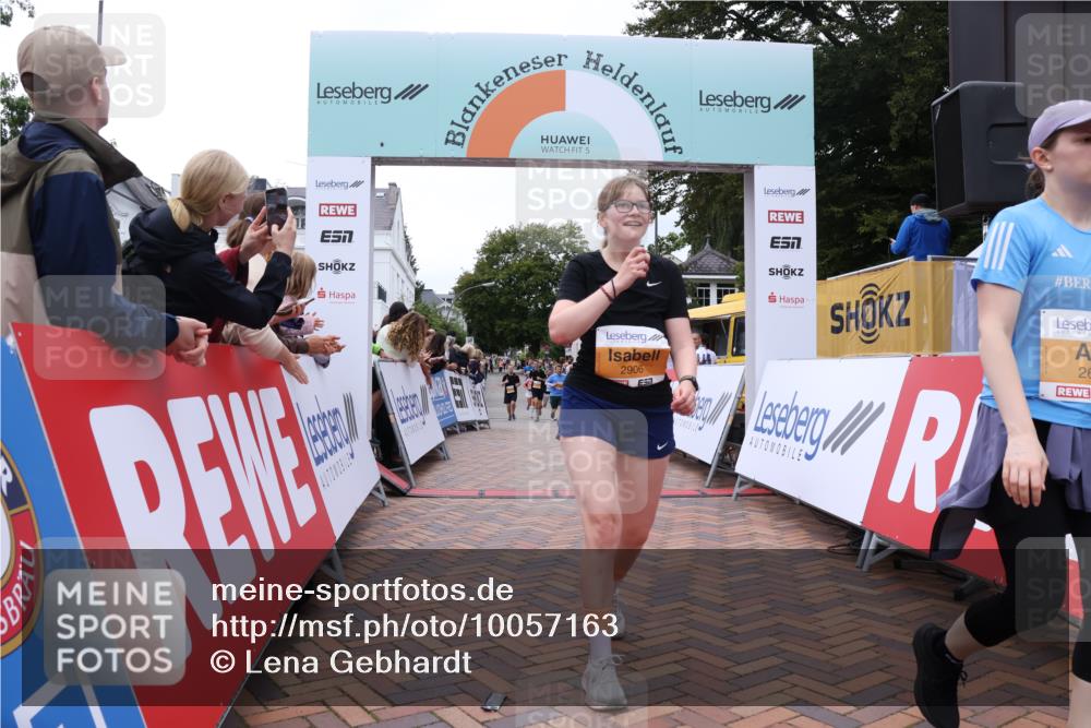 30.08.2026 - Blankeneser Heldenlauf Lena Gebhardt http://msf.ph/oto/10057163 30.08.2026 12:15:37 Ziel 2629, 2634, 2809, 2906, 4069, 4352 meine-sportfotos.de
