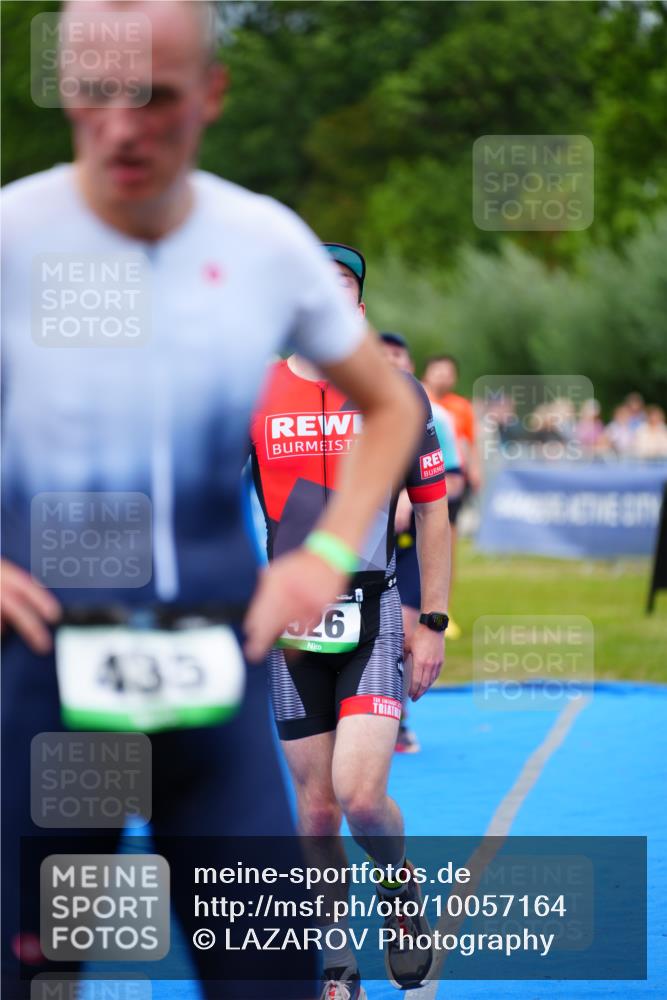 30.08.2026 - Elbe Triathlon Hamburg LAZAROV Photography http://msf.ph/oto/10057164 30.08.2026 11:17:06 Ziel 451, 526, 631, 1004, 1028 meine-sportfotos.de