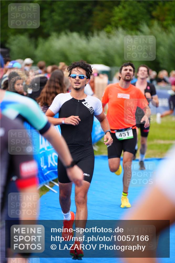 30.08.2026 - Elbe Triathlon Hamburg LAZAROV Photography http://msf.ph/oto/10057166 30.08.2026 11:17:09 Ziel 451, 526, 631, 1004, 1028 meine-sportfotos.de