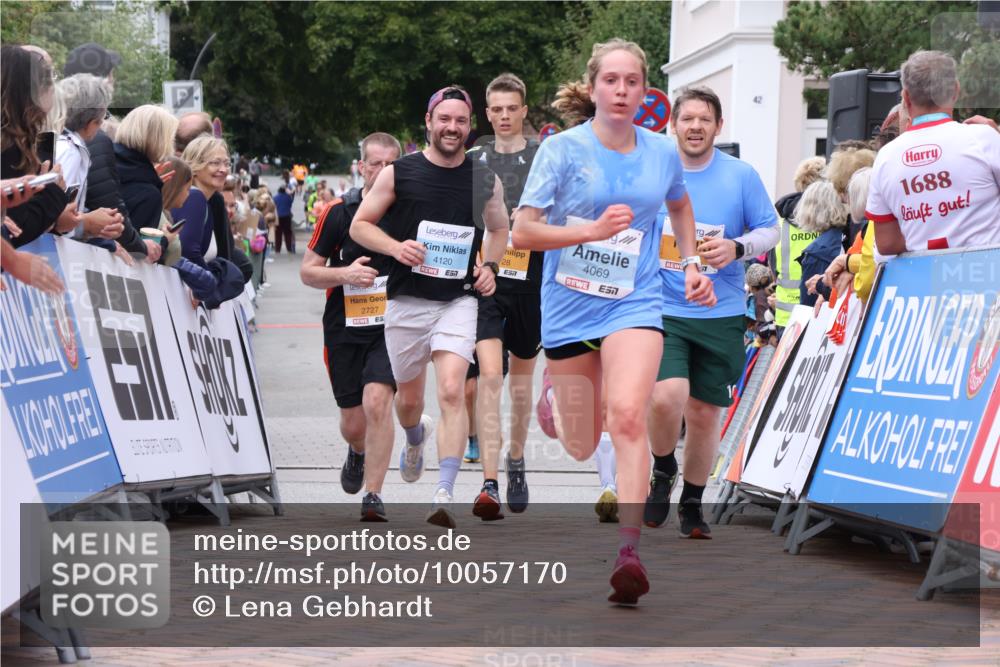 30.08.2026 - Blankeneser Heldenlauf Lena Gebhardt http://msf.ph/oto/10057170 30.08.2026 12:15:40 Ziel 2527, 2629, 2634, 2727, 2728, 2866, 2906, 4069, 4120 meine-sportfotos.de