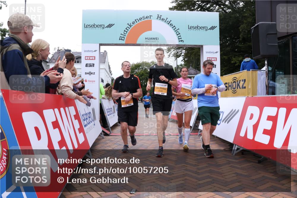 30.08.2026 - Blankeneser Heldenlauf Lena Gebhardt http://msf.ph/oto/10057205 30.08.2026 12:15:45 Ziel 2527, 2727, 2728, 2866, 4069, 4120 meine-sportfotos.de