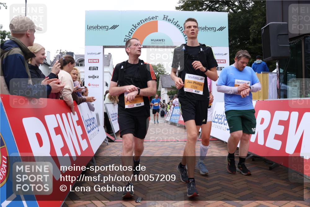 30.08.2026 - Blankeneser Heldenlauf Lena Gebhardt http://msf.ph/oto/10057209 30.08.2026 12:15:46 Ziel 2038, 2527, 2727, 2728, 2866, 4069, 4120 meine-sportfotos.de