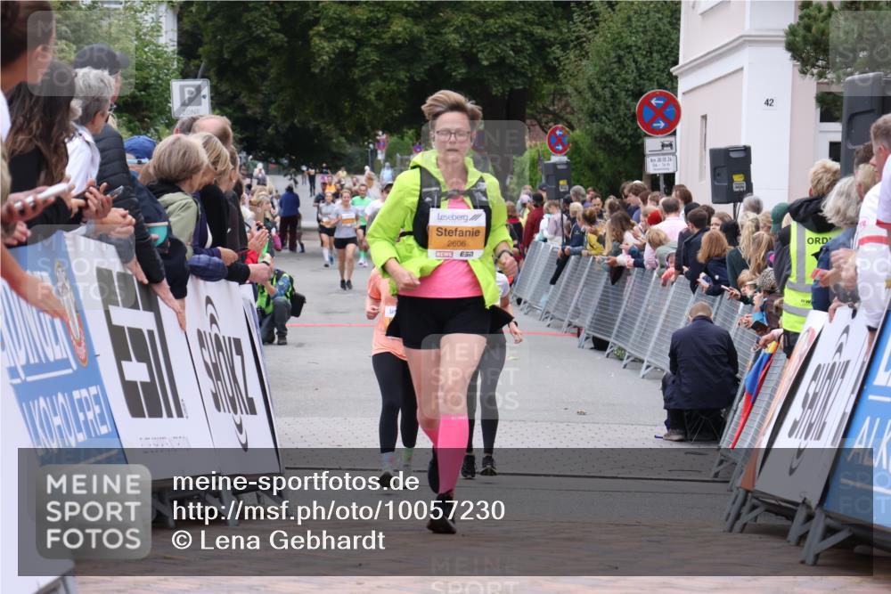 30.08.2026 - Blankeneser Heldenlauf Lena Gebhardt http://msf.ph/oto/10057230 30.08.2026 12:16:03 Ziel 2606 meine-sportfotos.de