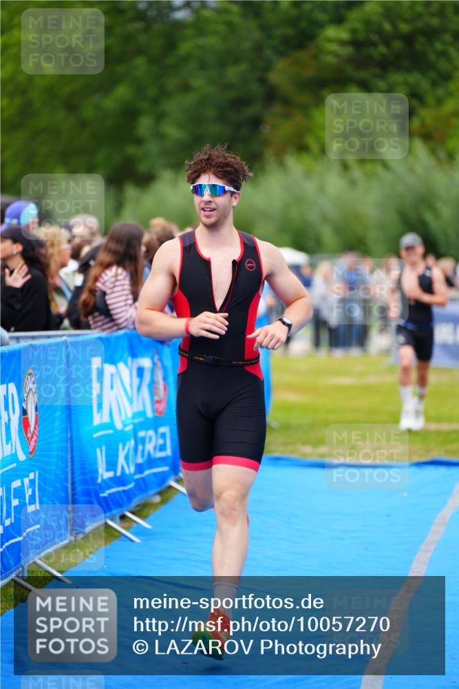 30.08.2026 - Elbe Triathlon Hamburg LAZAROV Photography http://msf.ph/oto/10057270 30.08.2026 11:18:06 Ziel 984, 1084 meine-sportfotos.de