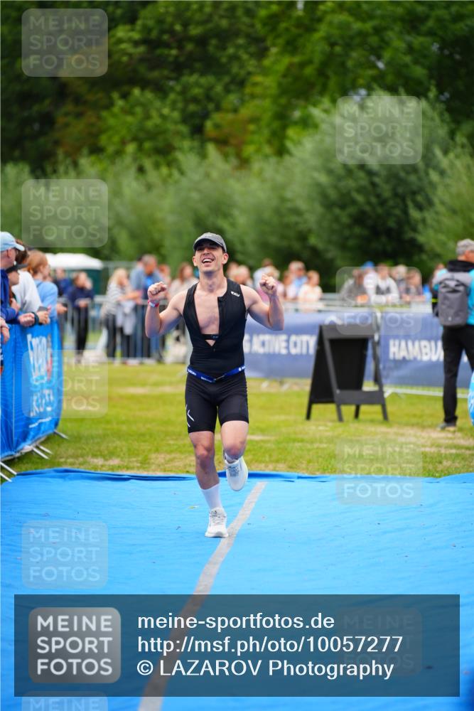 30.08.2026 - Elbe Triathlon Hamburg LAZAROV Photography http://msf.ph/oto/10057277 30.08.2026 11:18:09 Ziel 984, 1084 meine-sportfotos.de
