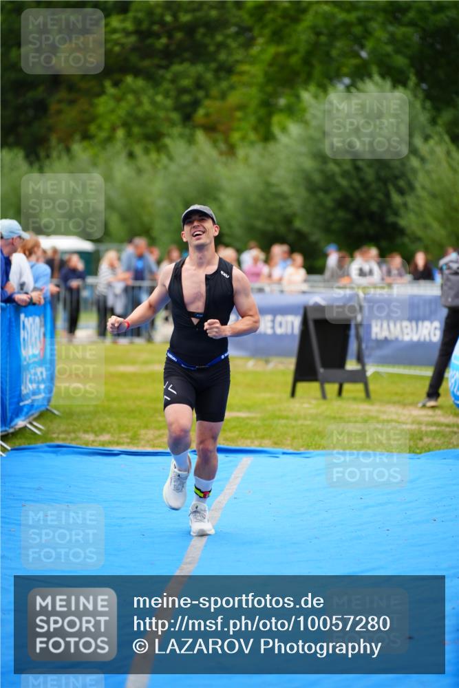 30.08.2026 - Elbe Triathlon Hamburg LAZAROV Photography http://msf.ph/oto/10057280 30.08.2026 11:18:09 Ziel 984, 1084 meine-sportfotos.de