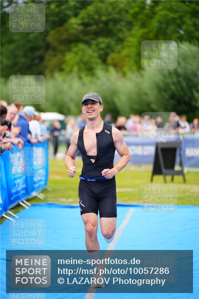 30.08.2026 - Elbe Triathlon Hamburg LAZAROV Photography http://msf.ph/oto/10057286 30.08.2026 11:18:10 Ziel 984, 1084 meine-sportfotos.de