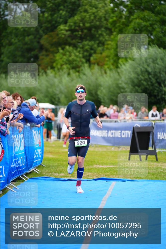 30.08.2026 - Elbe Triathlon Hamburg LAZAROV Photography http://msf.ph/oto/10057295 30.08.2026 11:18:19 Ziel 520, 548, 577, 1052 meine-sportfotos.de