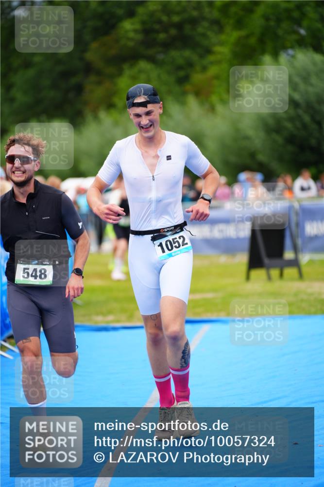 30.08.2026 - Elbe Triathlon Hamburg LAZAROV Photography http://msf.ph/oto/10057324 30.08.2026 11:18:26 Ziel 548, 577, 1052 meine-sportfotos.de