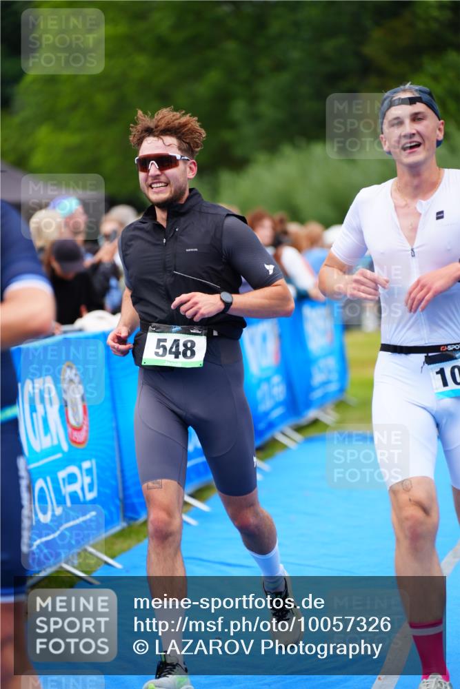 30.08.2026 - Elbe Triathlon Hamburg LAZAROV Photography http://msf.ph/oto/10057326 30.08.2026 11:18:27 Ziel 548, 577, 1052 meine-sportfotos.de