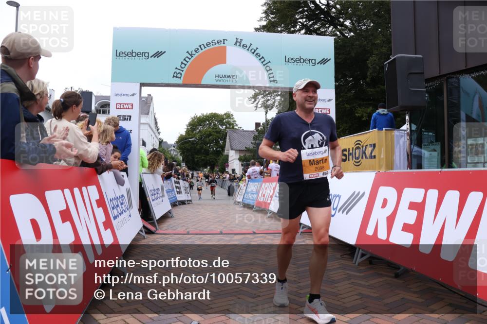 30.08.2026 - Blankeneser Heldenlauf Lena Gebhardt http://msf.ph/oto/10057339 30.08.2026 12:16:28 Ziel 2098, 2445, 2539, 2672, 4267 meine-sportfotos.de