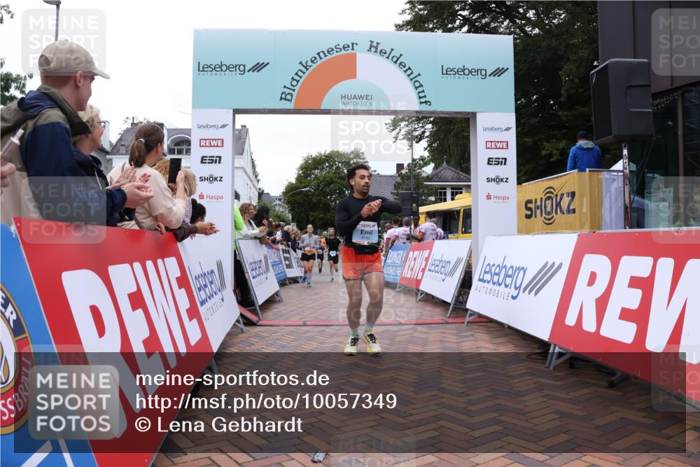 30.08.2026 - Blankeneser Heldenlauf Lena Gebhardt http://msf.ph/oto/10057349 30.08.2026 12:16:34 Ziel 2098, 2309, 4182, 4451 meine-sportfotos.de