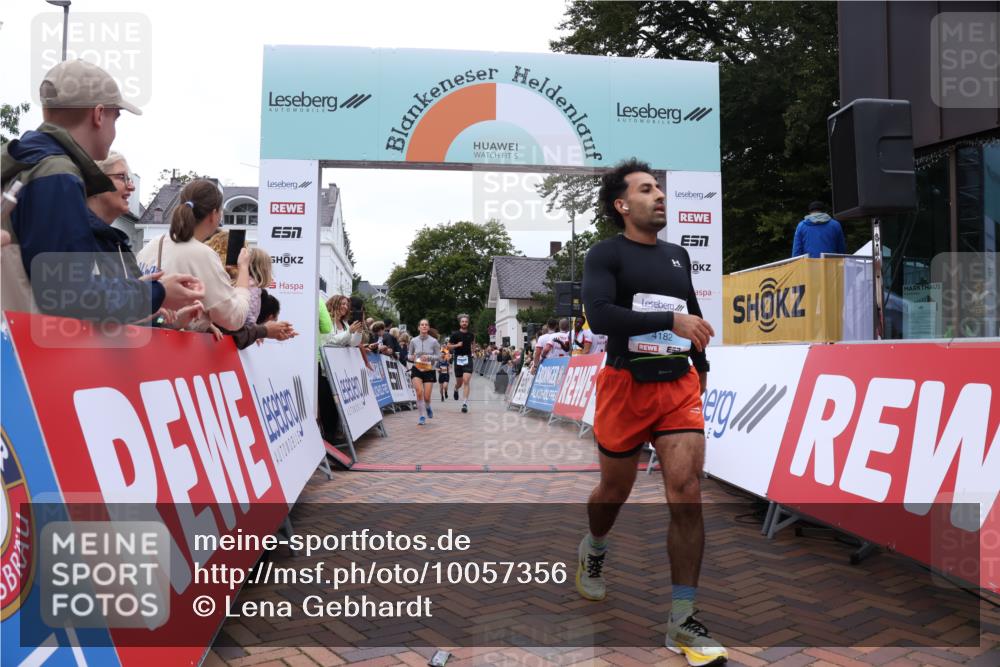 30.08.2026 - Blankeneser Heldenlauf Lena Gebhardt http://msf.ph/oto/10057356 30.08.2026 12:16:35 Ziel 2309, 4182, 4451 meine-sportfotos.de