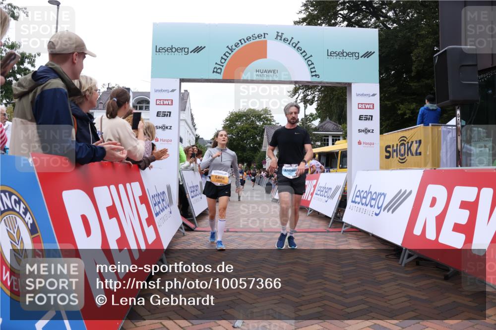 30.08.2026 - Blankeneser Heldenlauf Lena Gebhardt http://msf.ph/oto/10057366 30.08.2026 12:16:38 Ziel 2309, 4182, 4451 meine-sportfotos.de