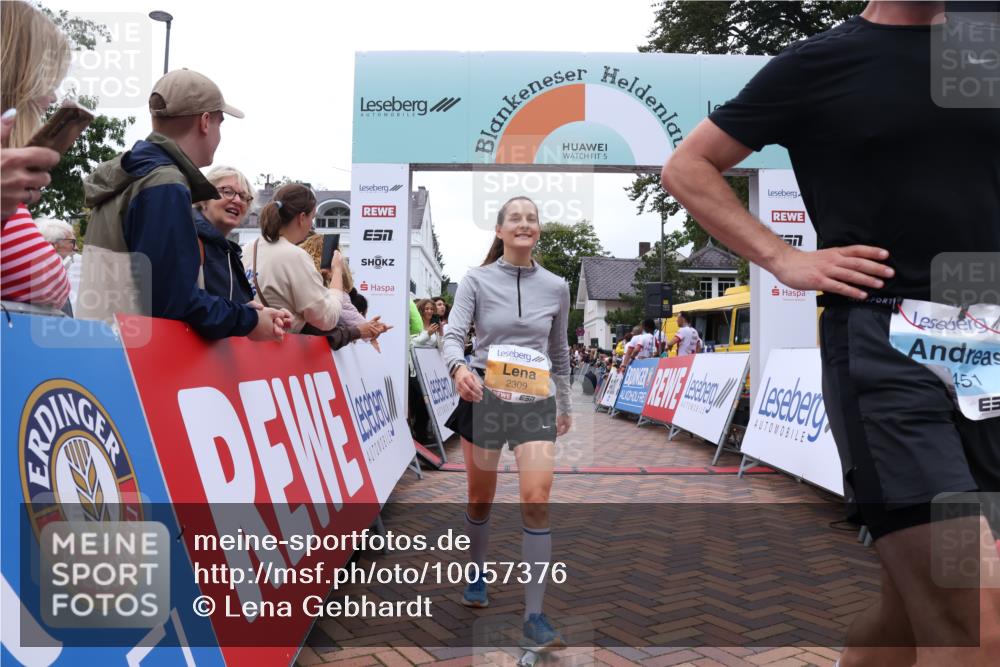 30.08.2026 - Blankeneser Heldenlauf Lena Gebhardt http://msf.ph/oto/10057376 30.08.2026 12:16:40 Ziel 2268, 2309, 4182, 4451 meine-sportfotos.de