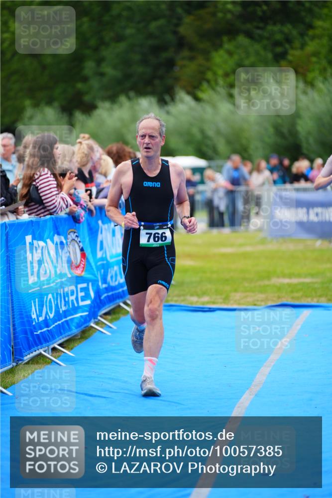 30.08.2026 - Elbe Triathlon Hamburg LAZAROV Photography http://msf.ph/oto/10057385 30.08.2026 11:18:56 Ziel 766, 1070 meine-sportfotos.de