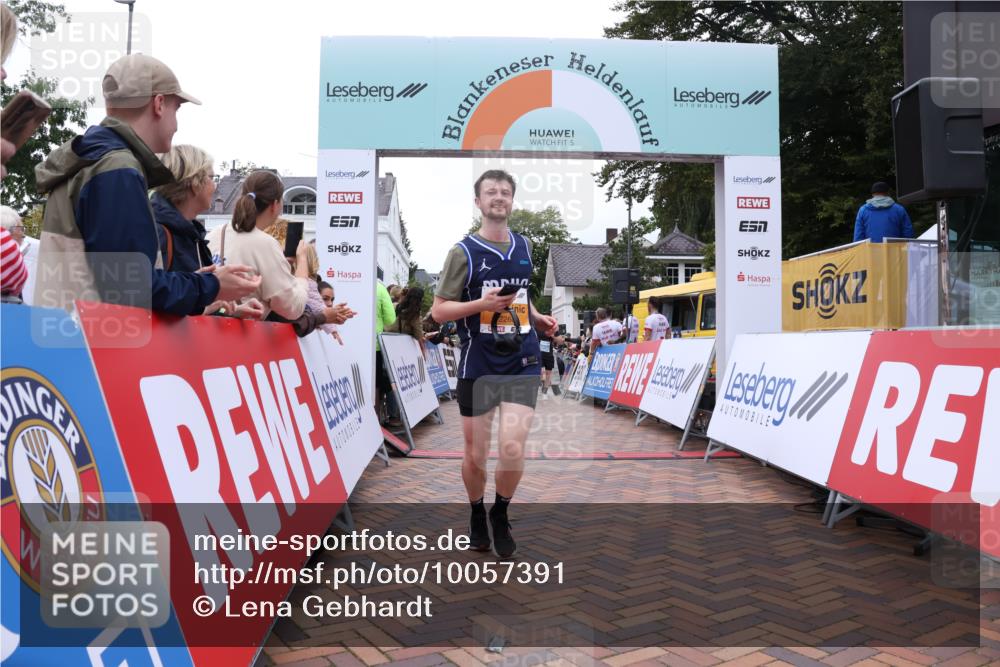 30.08.2026 - Blankeneser Heldenlauf Lena Gebhardt http://msf.ph/oto/10057391 30.08.2026 12:16:44 Ziel 2268, 2309, 2882, 4083, 4451 meine-sportfotos.de