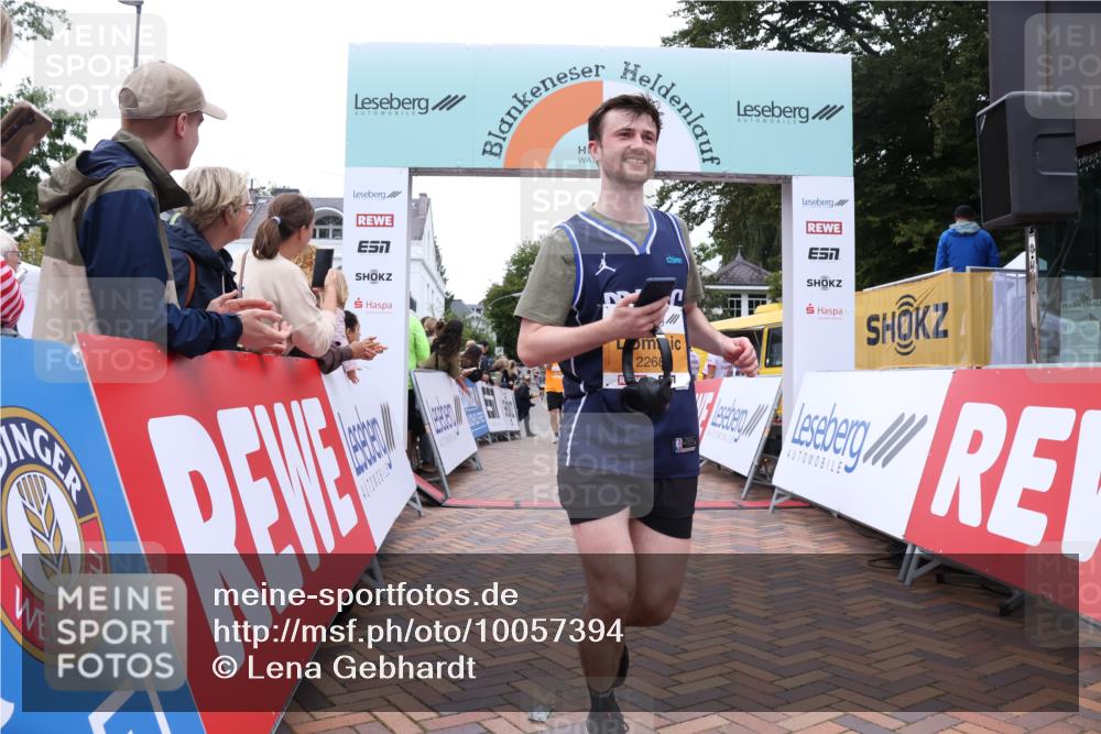 30.08.2026 - Blankeneser Heldenlauf Lena Gebhardt http://msf.ph/oto/10057394 30.08.2026 12:16:45 Ziel 2268, 2309, 2882, 4083, 4451 meine-sportfotos.de