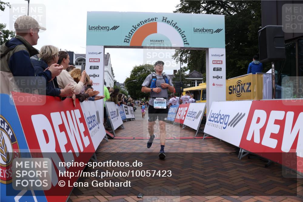 30.08.2026 - Blankeneser Heldenlauf Lena Gebhardt http://msf.ph/oto/10057423 30.08.2026 12:16:56 Ziel 2495, 2742, 2747, 2882, 4080, 4083 meine-sportfotos.de