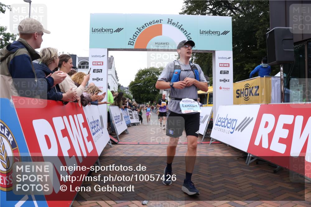 30.08.2026 - Blankeneser Heldenlauf Lena Gebhardt http://msf.ph/oto/10057426 30.08.2026 12:16:56 Ziel 2495, 2742, 2747, 2882, 4080, 4083 meine-sportfotos.de