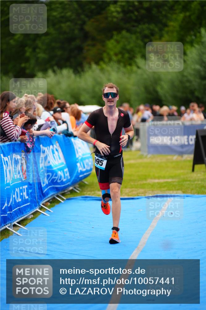 30.08.2026 - Elbe Triathlon Hamburg LAZAROV Photography http://msf.ph/oto/10057441 30.08.2026 11:19:30 Ziel 950, 995 meine-sportfotos.de