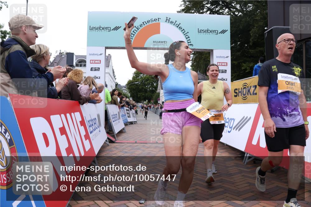 30.08.2026 - Blankeneser Heldenlauf Lena Gebhardt http://msf.ph/oto/10057447 30.08.2026 12:17:02 Ziel 2495, 2742, 2747, 4080 meine-sportfotos.de