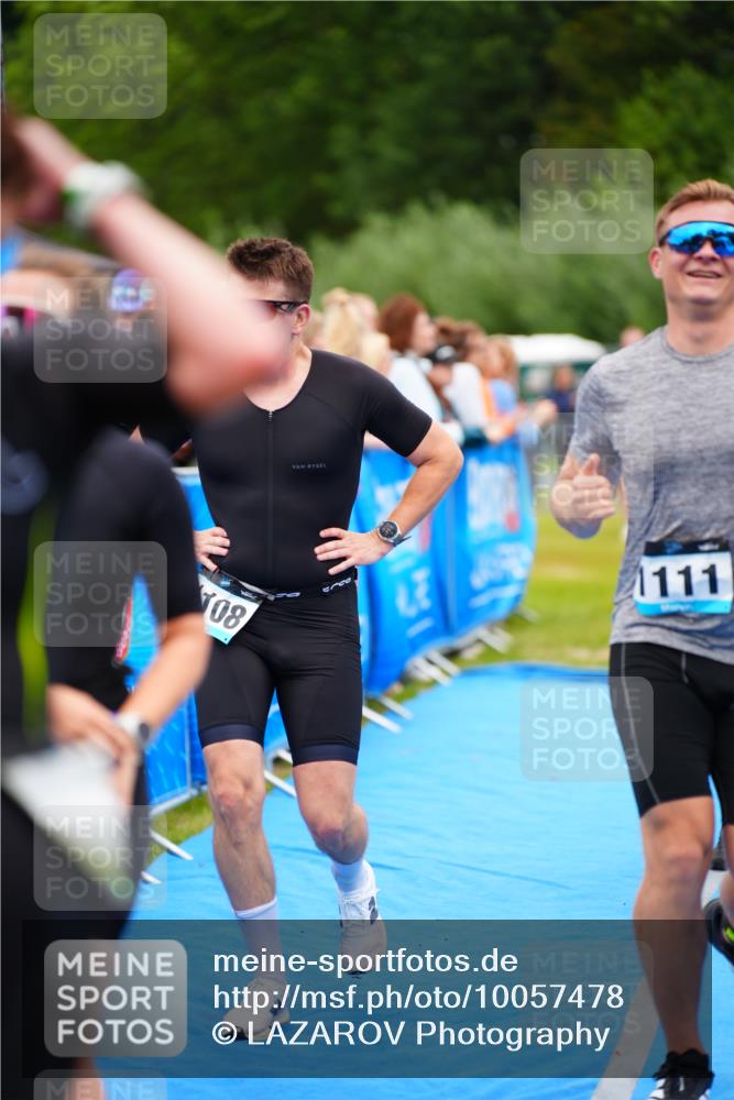 30.08.2026 - Elbe Triathlon Hamburg LAZAROV Photography http://msf.ph/oto/10057478 30.08.2026 11:19:42 Ziel 667, 704, 1091, 1108, 1111 meine-sportfotos.de