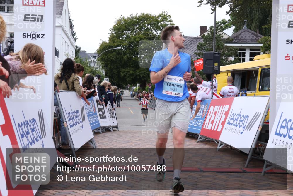 30.08.2026 - Blankeneser Heldenlauf Lena Gebhardt http://msf.ph/oto/10057488 30.08.2026 12:17:13 Ziel 2523, 4243, 4424 meine-sportfotos.de