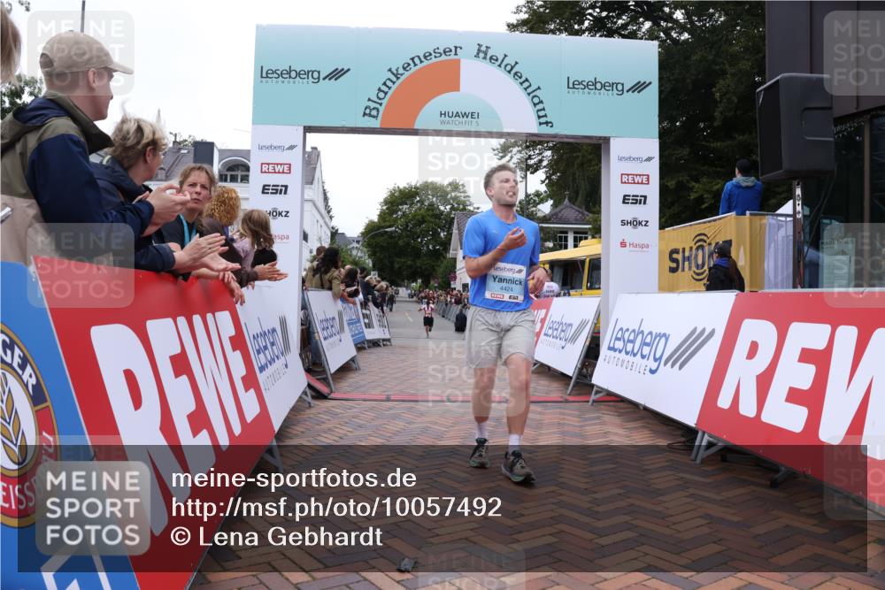 30.08.2026 - Blankeneser Heldenlauf Lena Gebhardt http://msf.ph/oto/10057492 30.08.2026 12:17:14 Ziel 2523, 4243, 4424 meine-sportfotos.de
