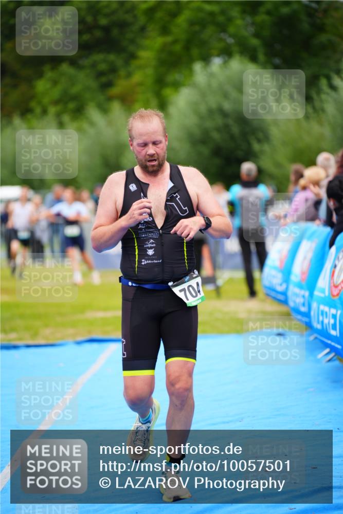 30.08.2026 - Elbe Triathlon Hamburg LAZAROV Photography http://msf.ph/oto/10057501 30.08.2026 11:19:51 Ziel 667, 704 meine-sportfotos.de