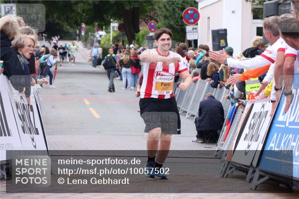 30.08.2026 - Blankeneser Heldenlauf Lena Gebhardt http://msf.ph/oto/10057502 30.08.2026 12:17:18 Ziel 2177, 2523, 4243, 4424 meine-sportfotos.de
