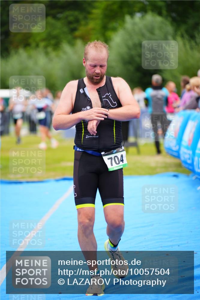 30.08.2026 - Elbe Triathlon Hamburg LAZAROV Photography http://msf.ph/oto/10057504 30.08.2026 11:19:51 Ziel 667, 704 meine-sportfotos.de