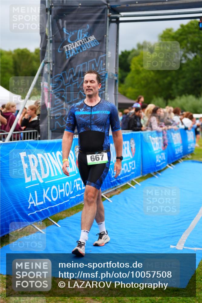 30.08.2026 - Elbe Triathlon Hamburg LAZAROV Photography http://msf.ph/oto/10057508 30.08.2026 11:19:53 Ziel 667, 704, 1071 meine-sportfotos.de