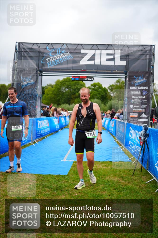 30.08.2026 - Elbe Triathlon Hamburg LAZAROV Photography http://msf.ph/oto/10057510 30.08.2026 11:19:54 Ziel 667, 704, 1071 meine-sportfotos.de