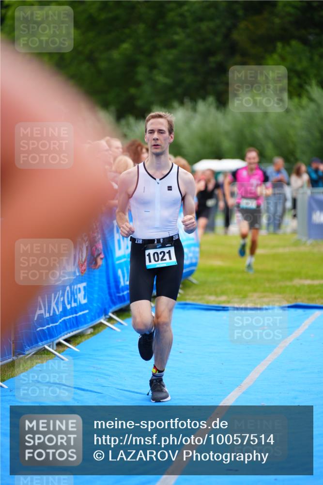 30.08.2026 - Elbe Triathlon Hamburg LAZAROV Photography http://msf.ph/oto/10057514 30.08.2026 11:19:58 Ziel 572, 725, 1071 meine-sportfotos.de