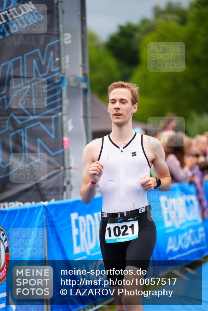 30.08.2026 - Elbe Triathlon Hamburg LAZAROV Photography http://msf.ph/oto/10057517 30.08.2026 11:19:59 Ziel 572, 725, 1071 meine-sportfotos.de