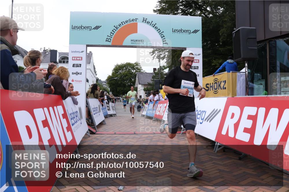 30.08.2026 - Blankeneser Heldenlauf Lena Gebhardt http://msf.ph/oto/10057540 30.08.2026 12:17:44 Ziel 4055, 4134 meine-sportfotos.de