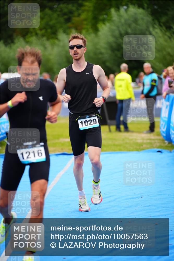 30.08.2026 - Elbe Triathlon Hamburg LAZAROV Photography http://msf.ph/oto/10057563 30.08.2026 11:20:22 Ziel 1013, 1029, 1094, 1216 meine-sportfotos.de