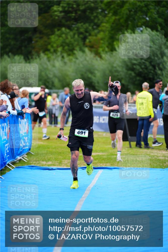 30.08.2026 - Elbe Triathlon Hamburg LAZAROV Photography http://msf.ph/oto/10057572 30.08.2026 11:20:31 Ziel 429, 491, 1101 meine-sportfotos.de