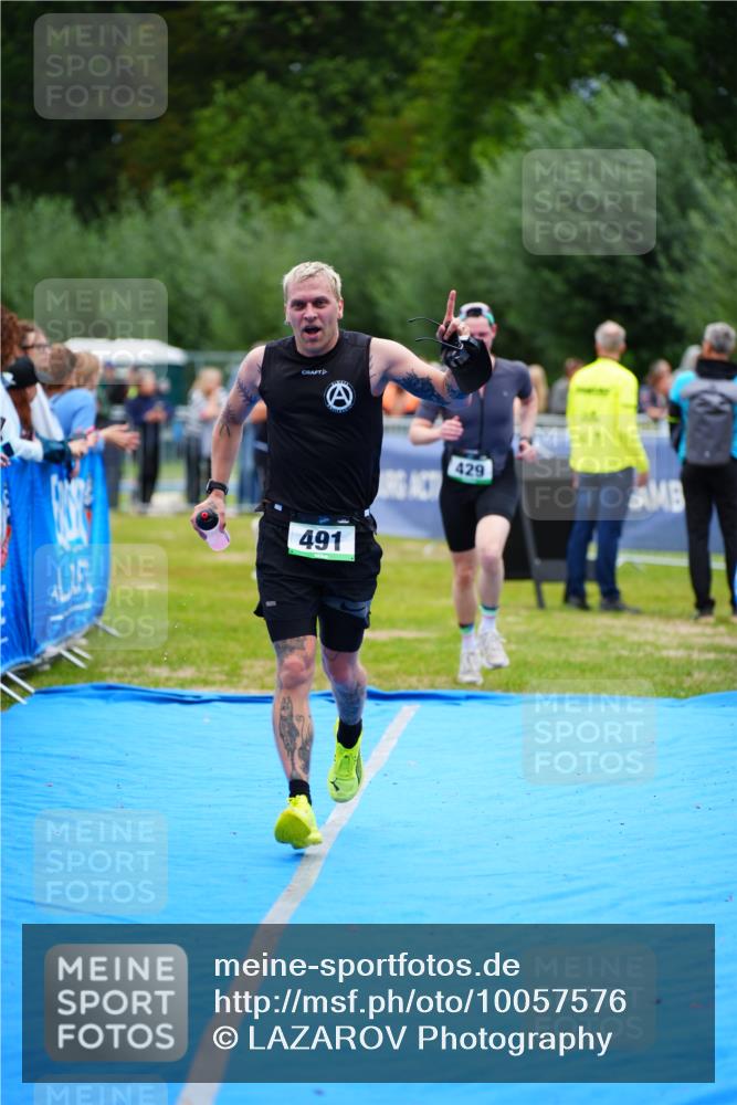 30.08.2026 - Elbe Triathlon Hamburg LAZAROV Photography http://msf.ph/oto/10057576 30.08.2026 11:20:32 Ziel 429, 491, 1101 meine-sportfotos.de