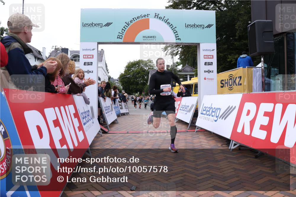 30.08.2026 - Blankeneser Heldenlauf Lena Gebhardt http://msf.ph/oto/10057578 30.08.2026 12:18:04 Ziel 4283 meine-sportfotos.de
